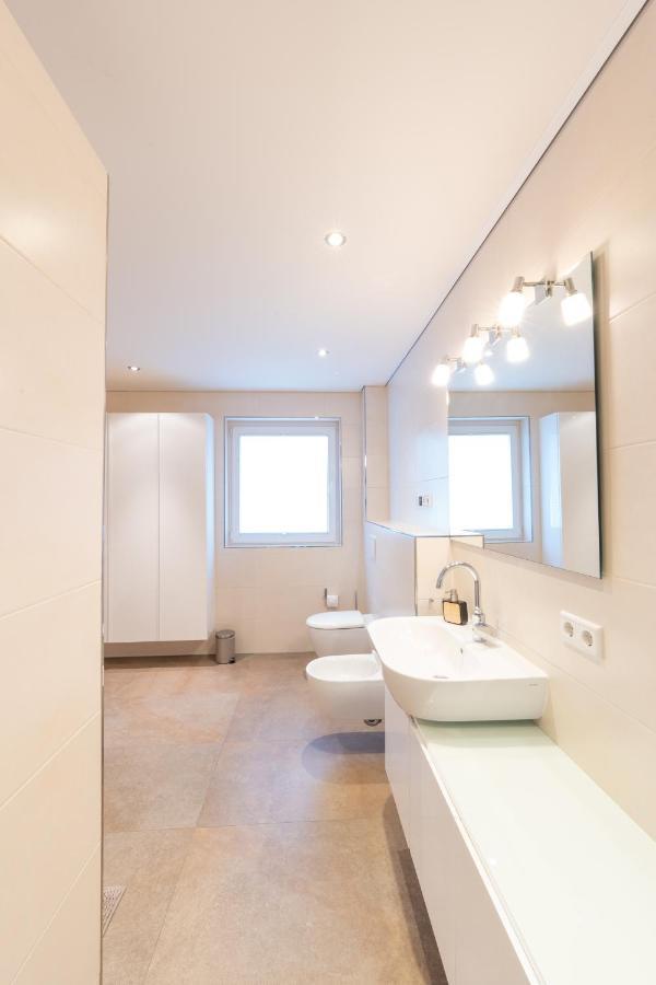 -Zentrale Wohnung-Balkon-Desingerkueche- Bielefeld Exterior photo